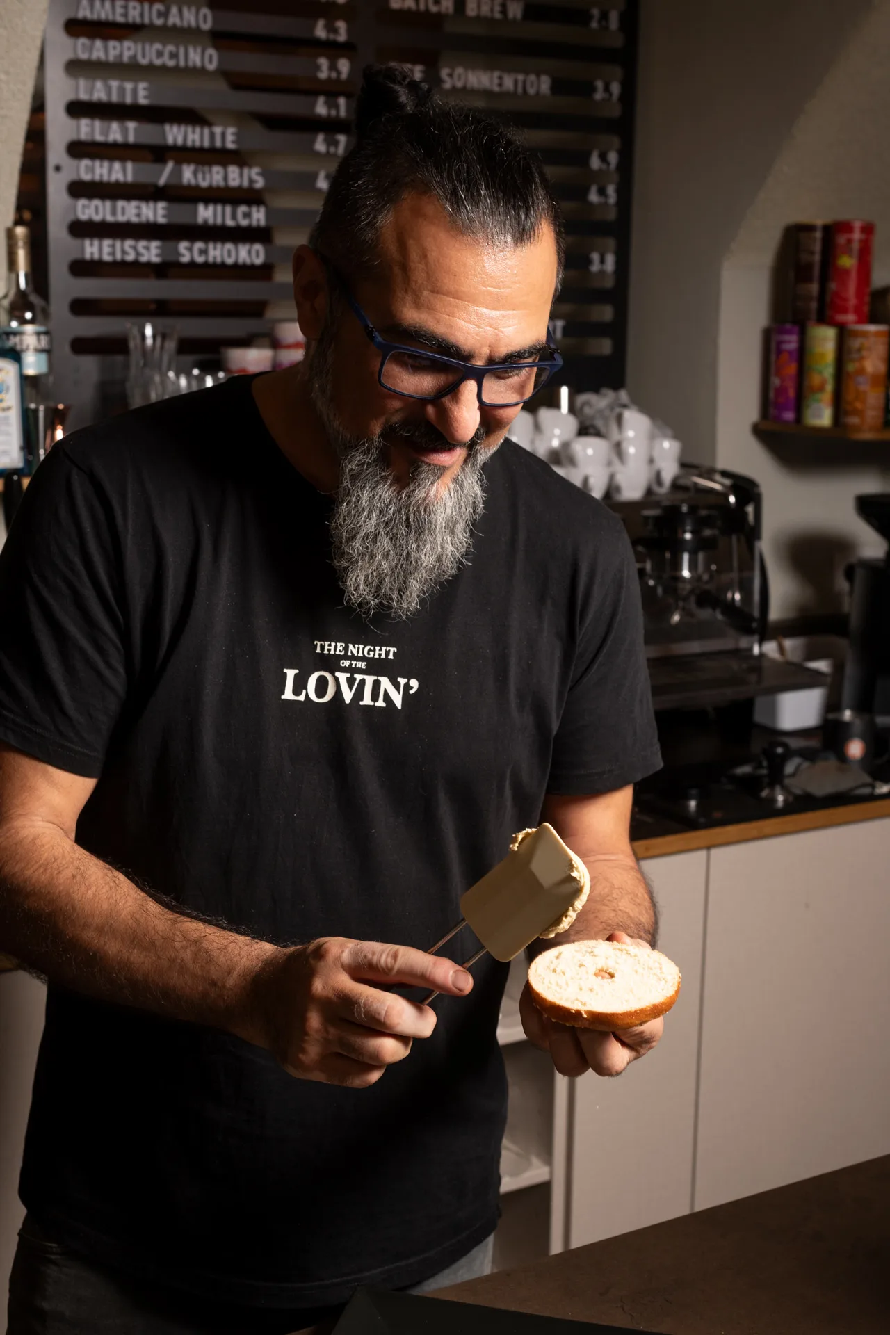 Barista bei der Arbeit